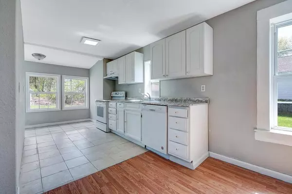 33 Chapin St, West Springfield, MA 01089