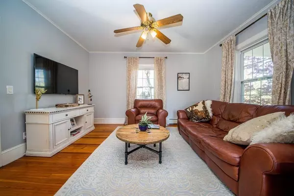 Seekonk, MA 02771,14 Marion St