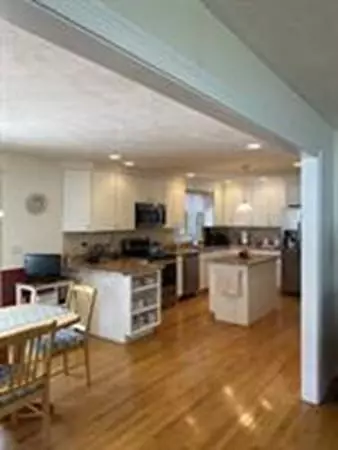 Norton, MA 02766,6 Cherry Tree Dr