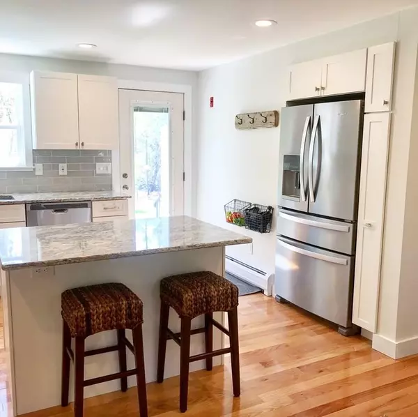 Rochester, MA 02770,29 Stuart Road