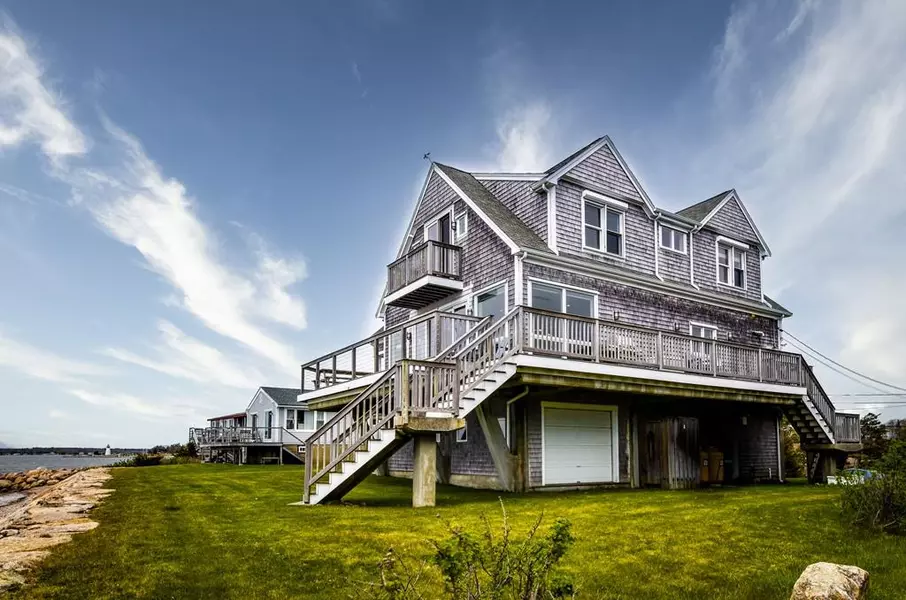 7 Sea Marsh Way, Mattapoisett, MA 02739