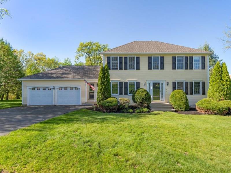 15 Comstock Drive, Shrewsbury, MA 01545