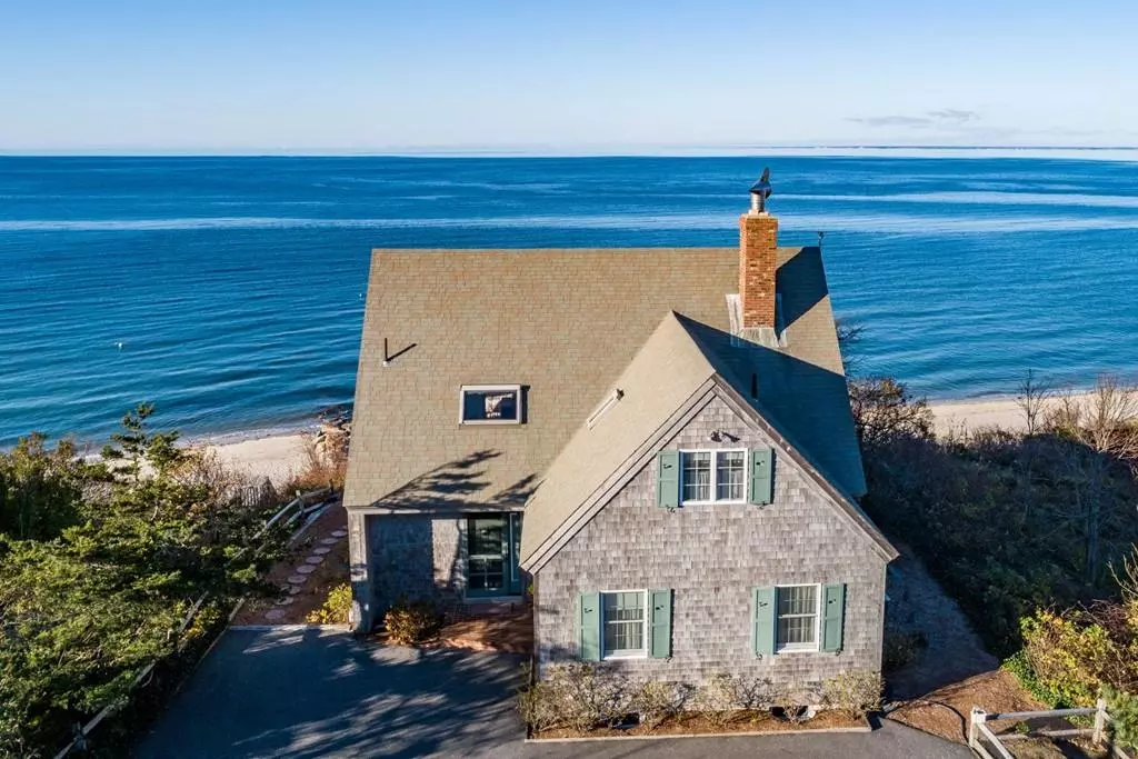 Brewster, MA 02631,1 Carver Rd