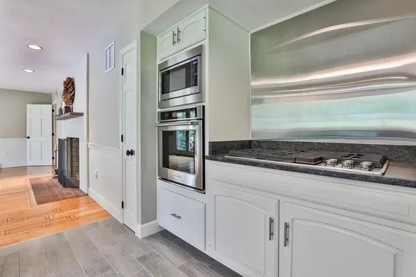 Boxford, MA 01921,205 Ipswich Rd