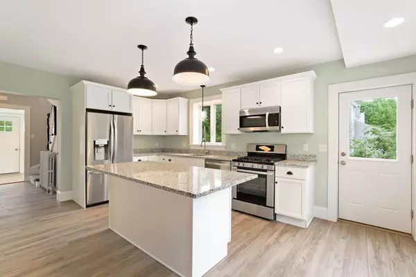 Mansfield, MA 02048,9 Branch St