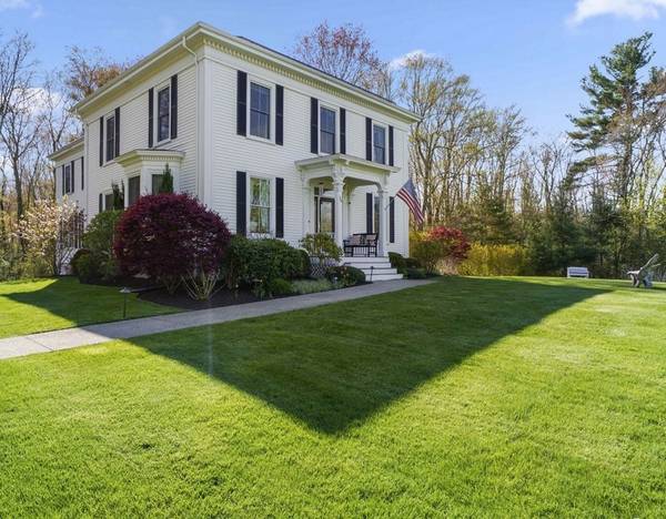 26 North Avenue, Mendon, MA 01756