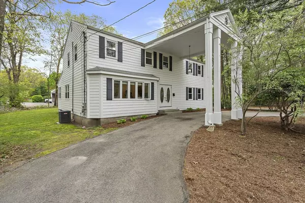 9 Peacock Hl, Sharon, MA 02067