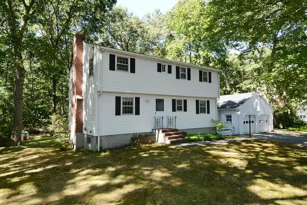 5 Sleepy Hollow Ln, Andover, MA 01810