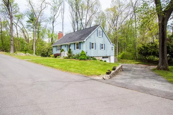 Auburn, MA 01501,2 Claire Dr