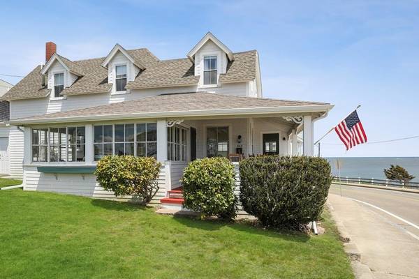 345 Grand Ave, Falmouth, MA 02540