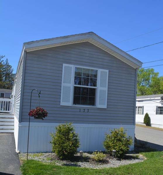 173 Lakeview Street, Tewksbury, MA 01876