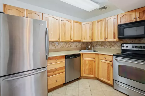 20 Webb Pl #1A, Mansfield, MA 02048