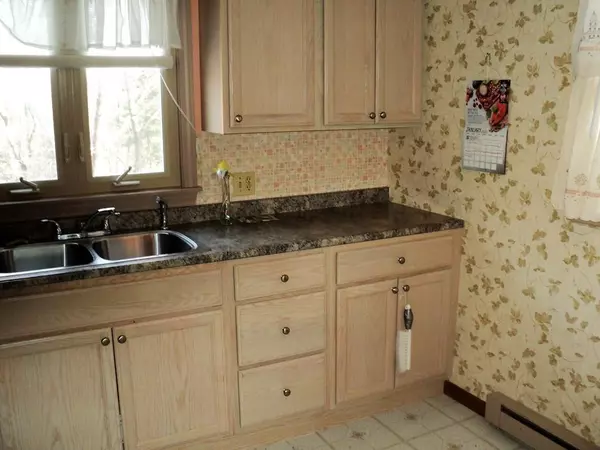 Southbridge, MA 01550,2 Sunny Hill Dr