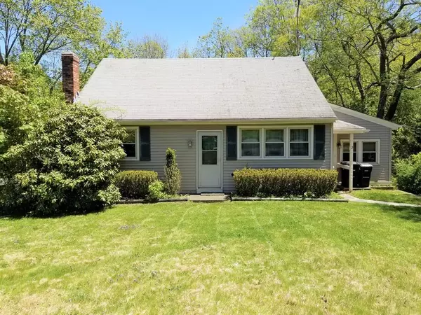 2 Sunny Hill Dr, Southbridge, MA 01550