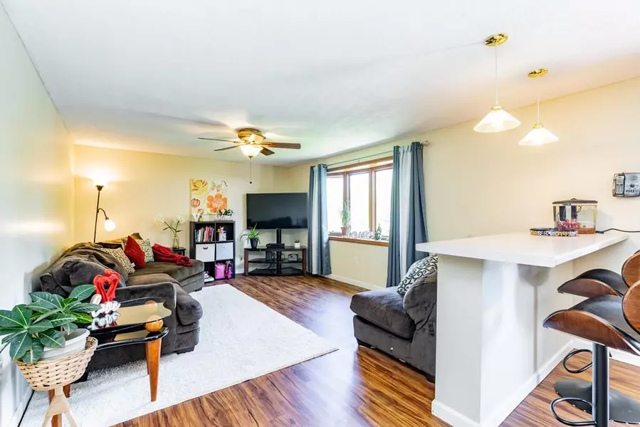 5 Gates Ave, Springfield, MA 01118