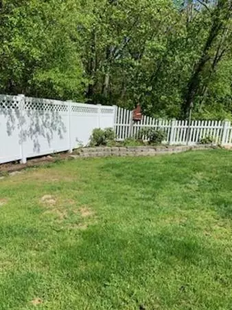 Mendon, MA 01756,8 Harrington St