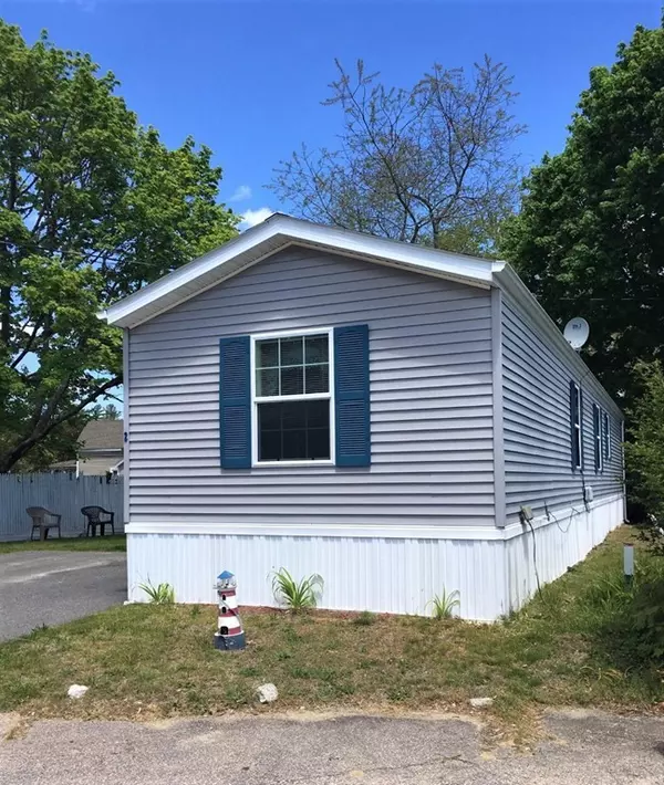 Wareham, MA 02571,8 Swifts Beach Rd #2