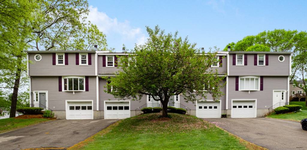 58 Lexington #58, Millbury, MA 01527