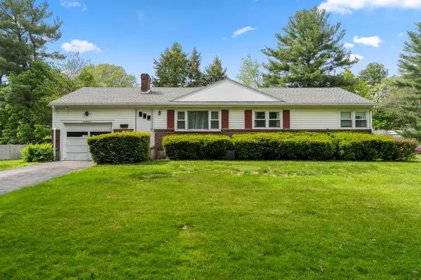 77 Oakcrest Dr, Framingham, MA 01701