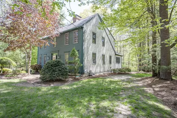 50 Lady Slipper Rd, Bridgewater, MA 02324