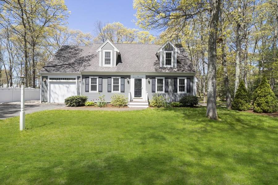 96 Highland Street, Mashpee, MA 02549