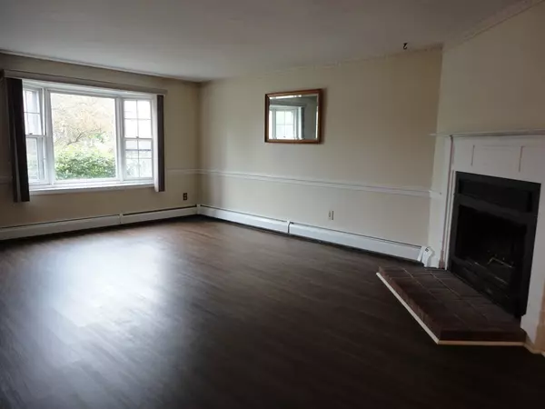 Auburn, MA 01501,4 Tuck Farm Road #6