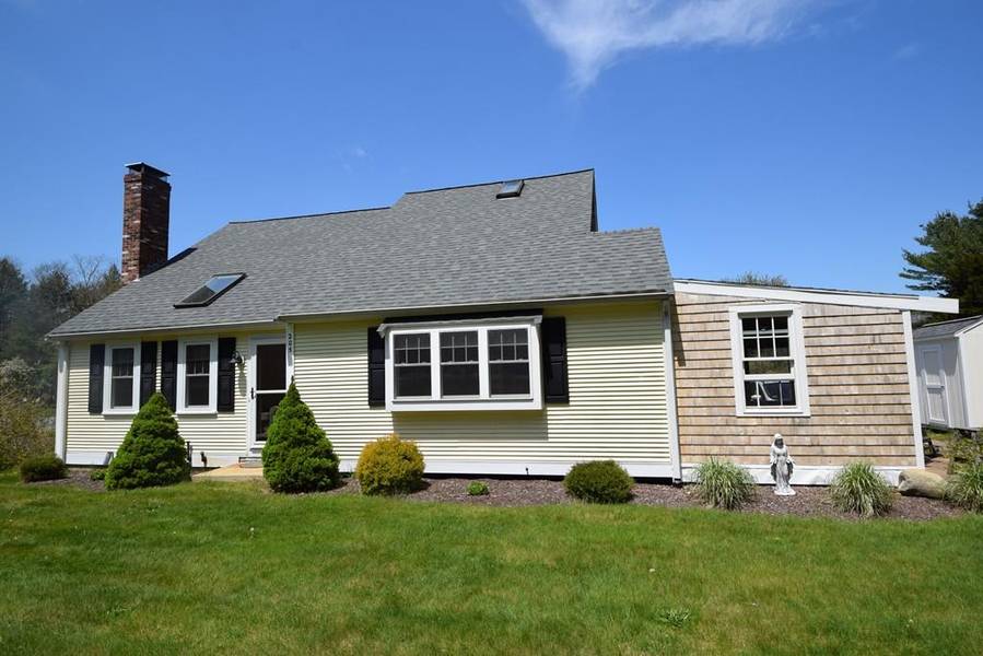 205 Brook St, Plympton, MA 02367