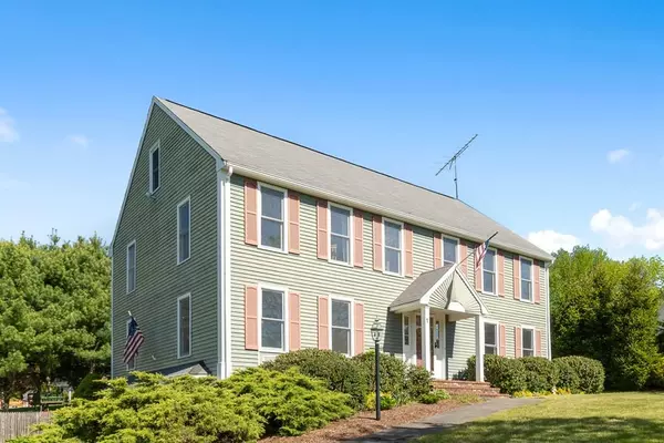 1 Brookdale Ln, Pepperell, MA 01463