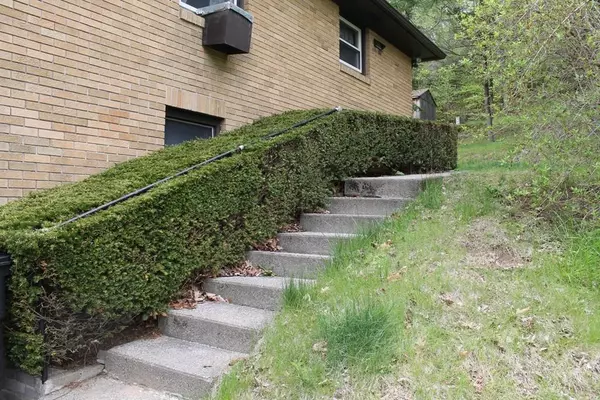 Southbridge, MA 01550,119 Dudley River Rd