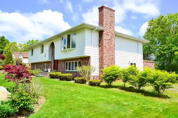 Acushnet, MA 02743,22 Fairway Dr