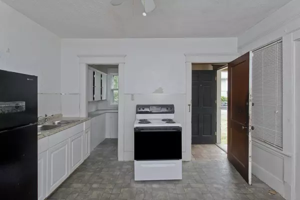 Springfield, MA 01108,639-641 White St
