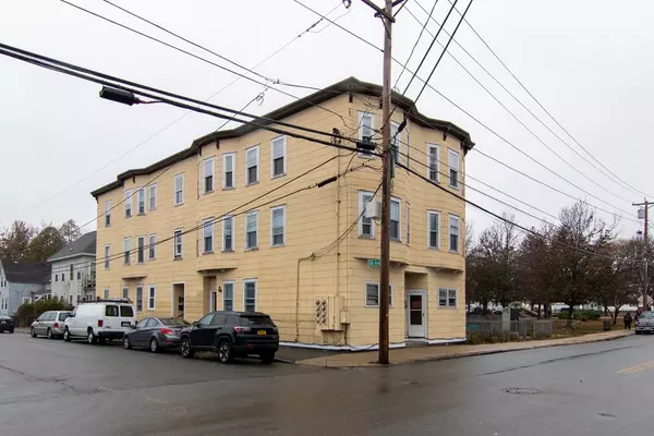 86 Mammoth Rd, Lowell, MA 01854