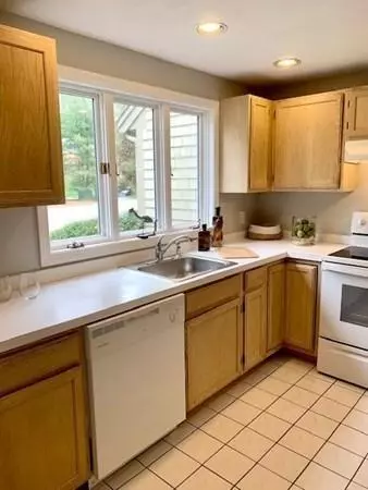 Duxbury, MA 02332,57 Trout Farm Ln