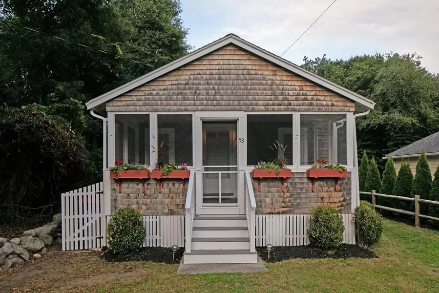 53 Prospect Rd, Mattapoisett, MA 02739