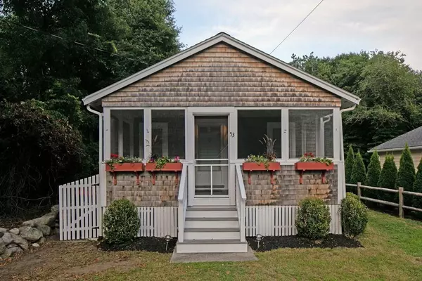 53 Prospect Rd, Mattapoisett, MA 02739