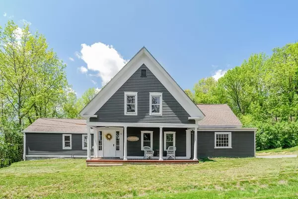 11 Hosmer St, West Boylston, MA 01583