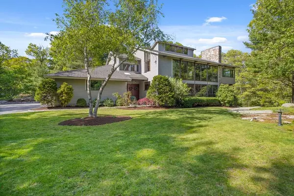 124 Lamberts Ln, Cohasset, MA 02025