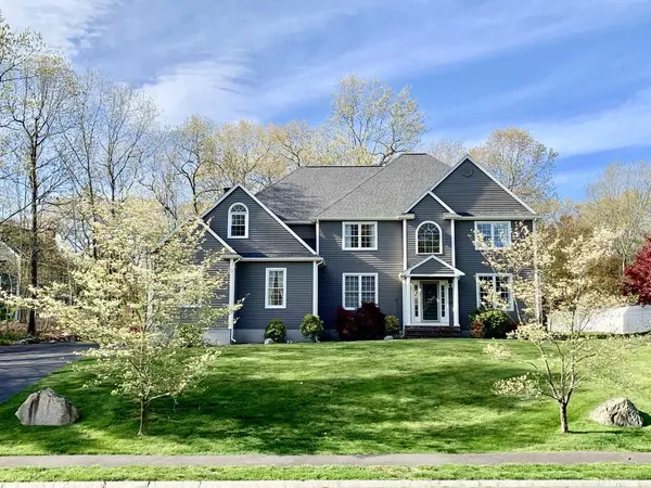 32 Harvestwood Ln, Mansfield, MA 02048