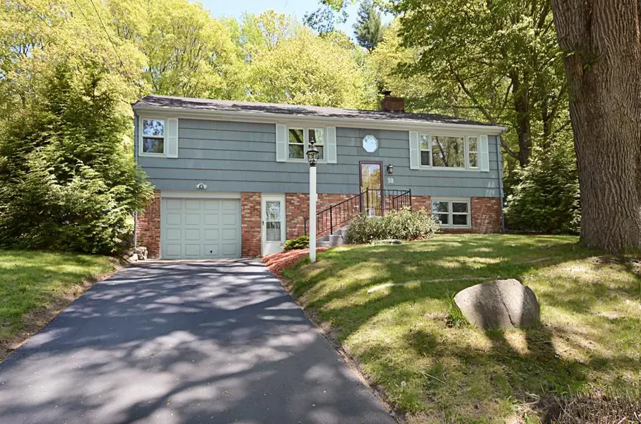 10 Chris Rd, Oxford, MA 01540