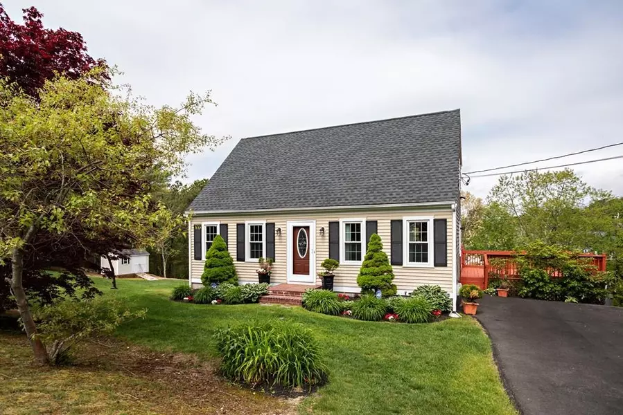 18 Jocelyn Ave, Plymouth, MA 02360