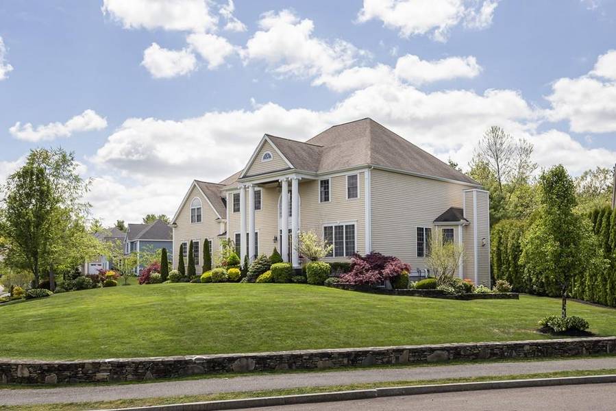 3 Lullaby Ln, Easton, MA 02356