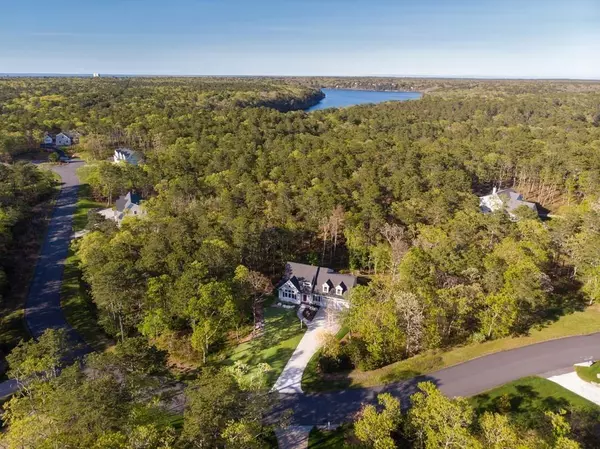 128 Winstead Rd, Brewster, MA 02631