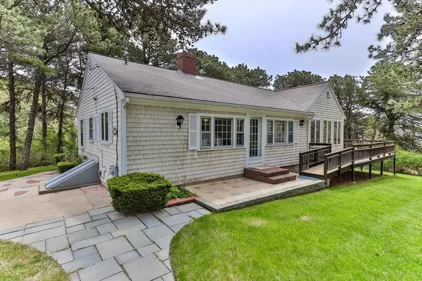 Chatham, MA 02633,75 Pine Knoll