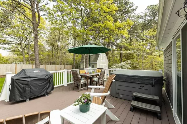 Yarmouth, MA 02673,33 Kaycees Way