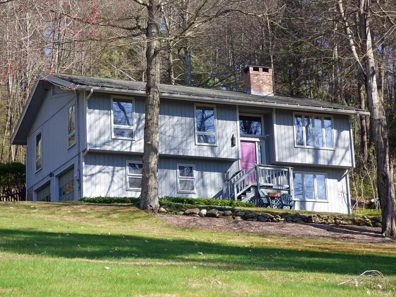 64 Hillside, Deerfield, MA 01373