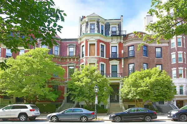 315 Commonwealth, Boston, MA 02116