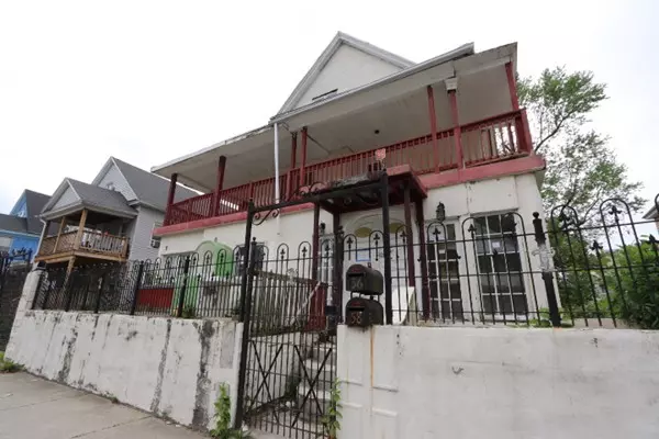 56-58 Dearborn St, Springfield, MA 01109