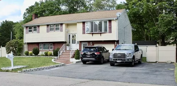 97 Van Cliff Ave, Brockton, MA 02301