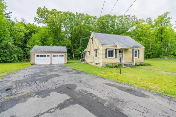 151 Berkshire Dr, Westfield, MA 01085
