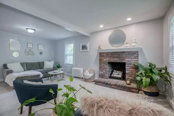 23 Craig St, Springfield, MA 01108